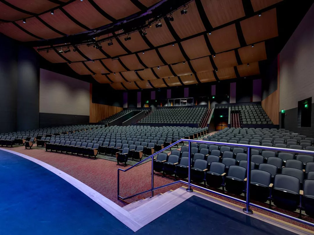 Ovation Panels Optimize the Acoustics of a Local Theater
