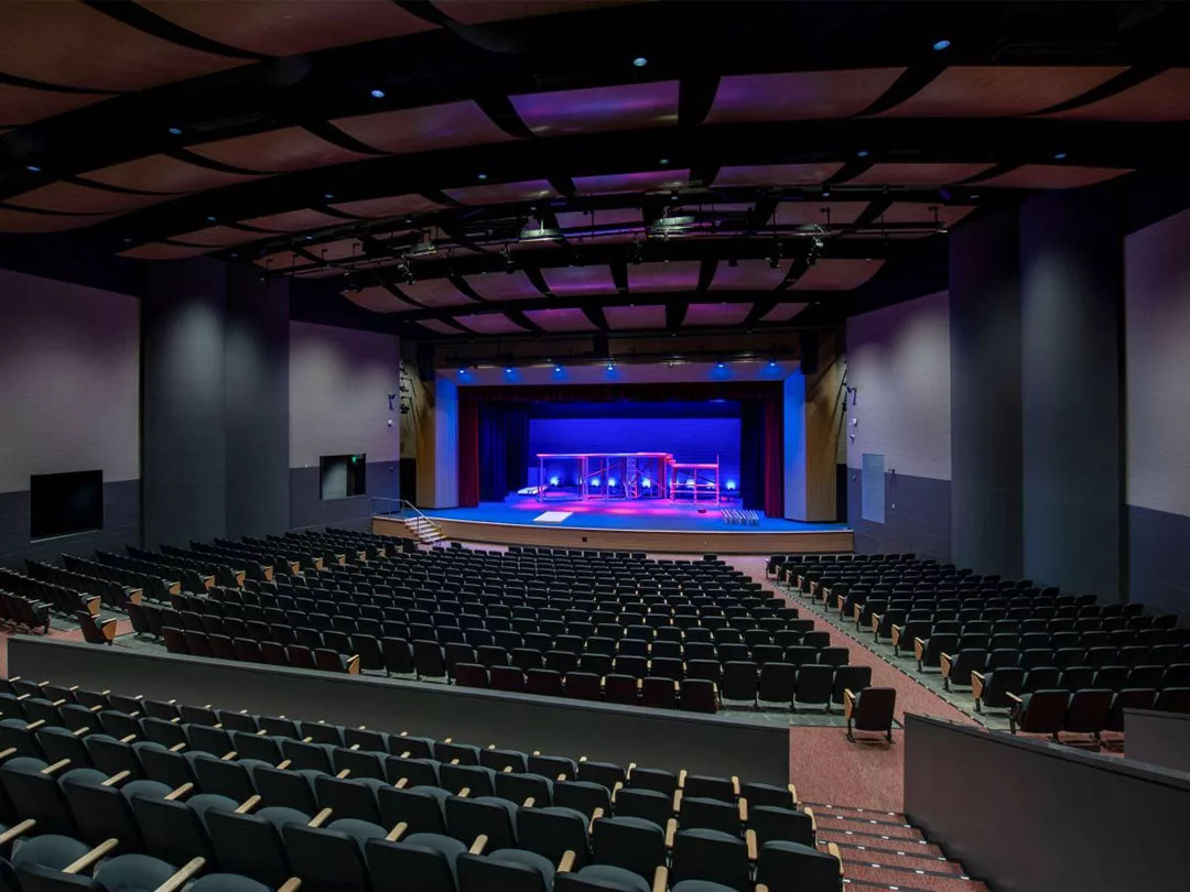 Ovation Panels Optimize the Acoustics of a Local Theater